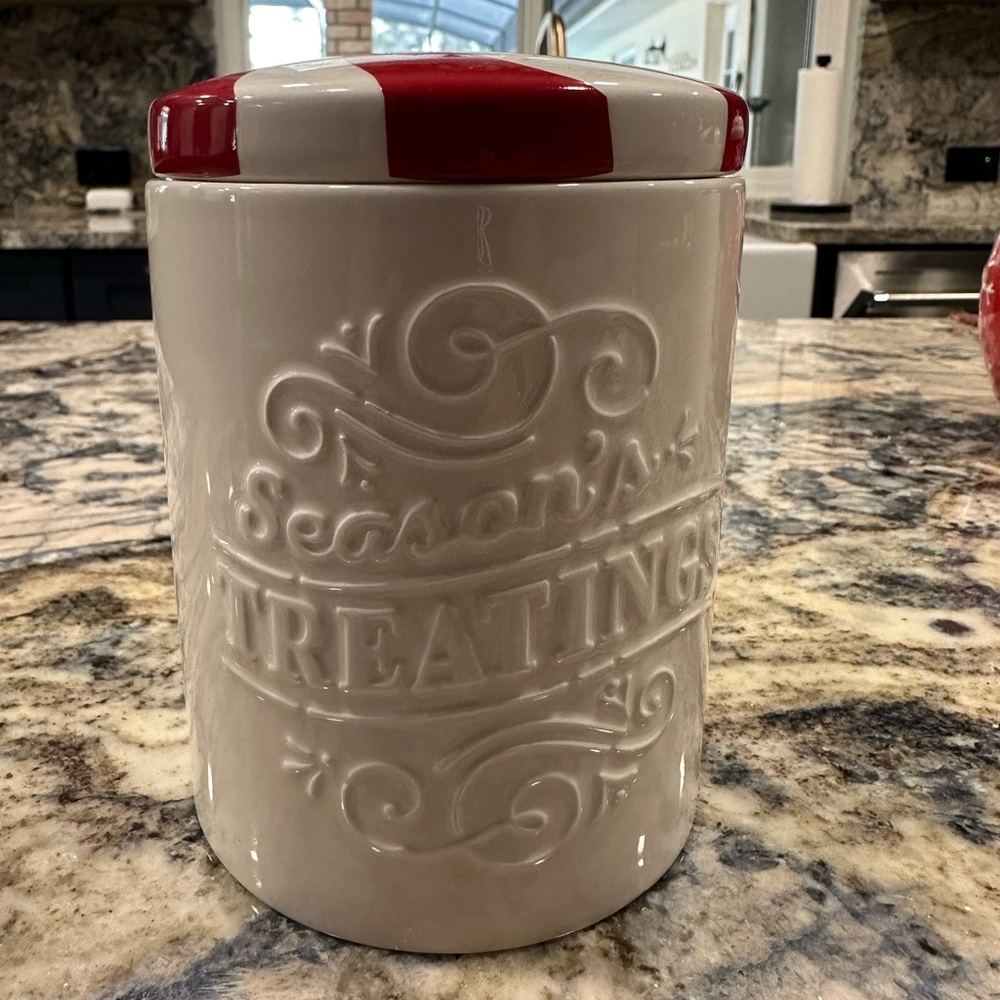 NWT Hallmark treat Christmas jar